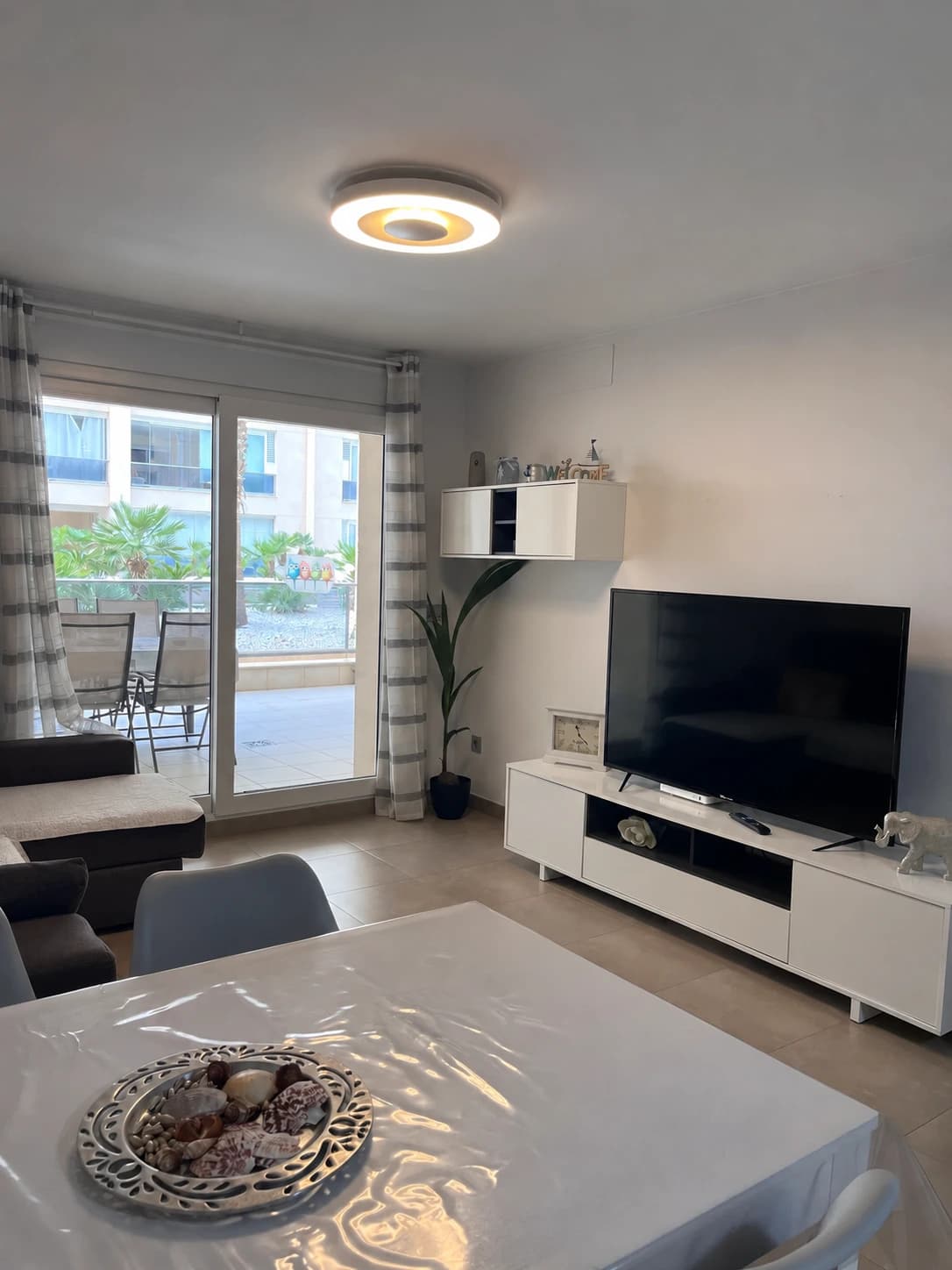 Interior luminoso del apartamento SantaMarta2 en Roquetas de Mar